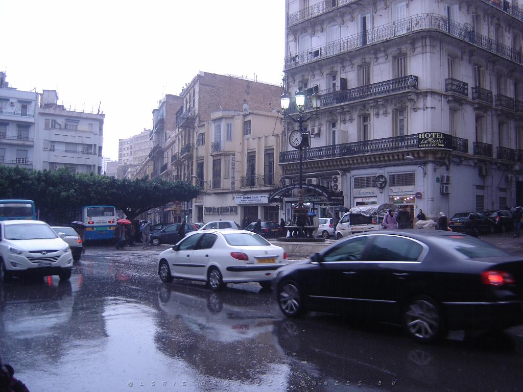 ORAN 2011 DECEMBRE Place des Victoires.JPG